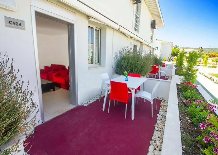 Vela Garden 酒店 3*